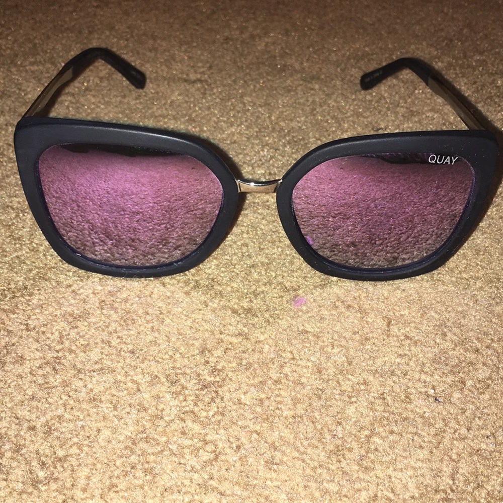 QUAY. Sunglasses